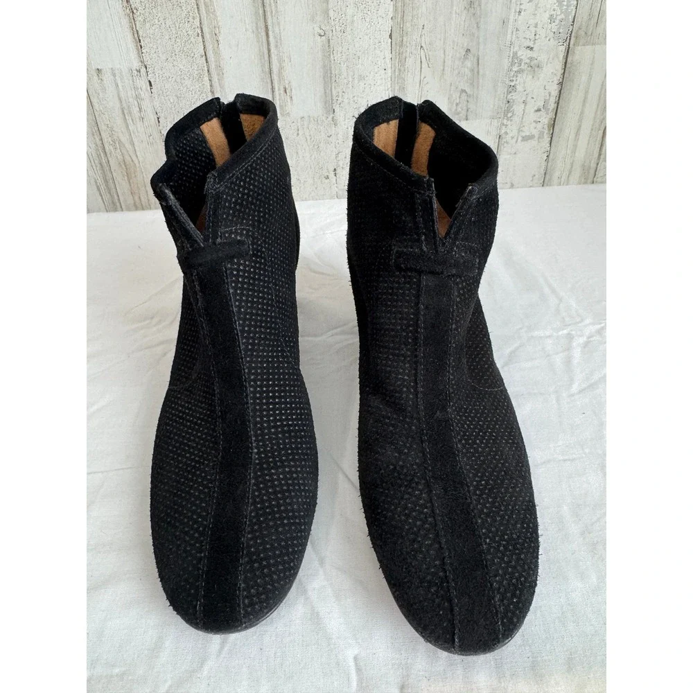 Aquatalia Marvin K Womens 8.5 Black Perforated Suede Block Heel Ankle Booties